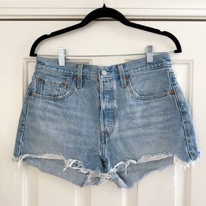 Levi’s 501 Denim Cutoff Shorts size w28